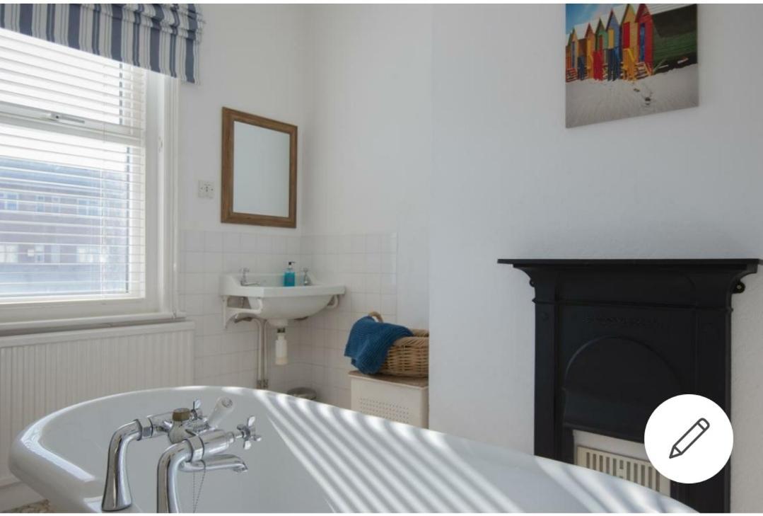 Coastal Chic Bed & Breakfast Bexhill-on-Sea Bagian luar foto